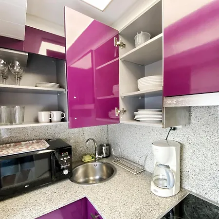 Flat Overlooking The Park 1km To Plaza Pontevedra Lägenhet