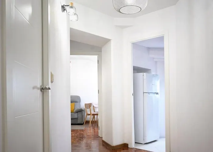 Flat Overlooking The Park 1km To Plaza Pontevedra