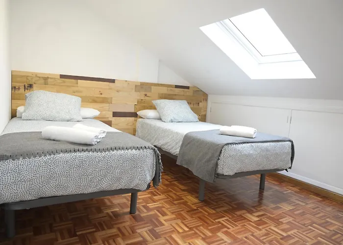 Apartment Flat Overlooking The Park 1km To Plaza Pontevedra